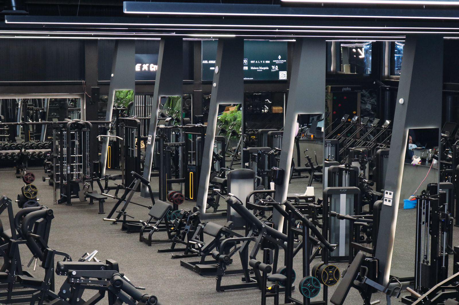 No description available.