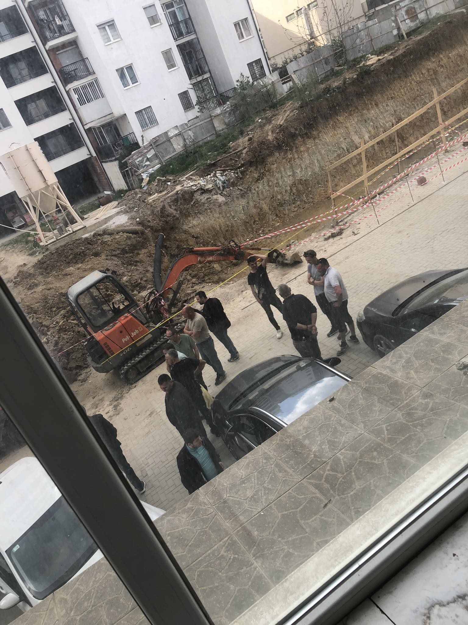 No description available.