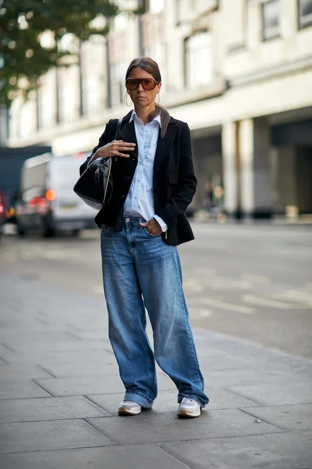 Janë në modë më shumë se kurrë, xhinset e gjera