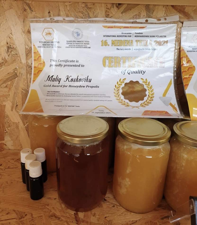 No description available.